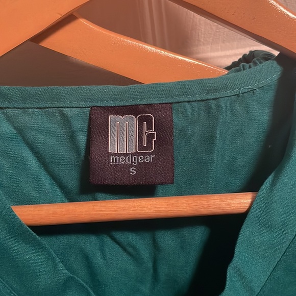 OkMedgear green scrubs, size S - Picture 4 of 6